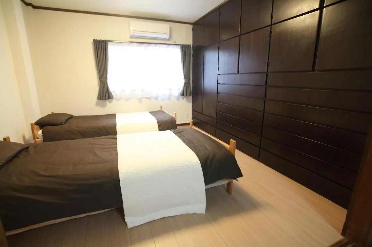 Guest House Futaba Ósaka